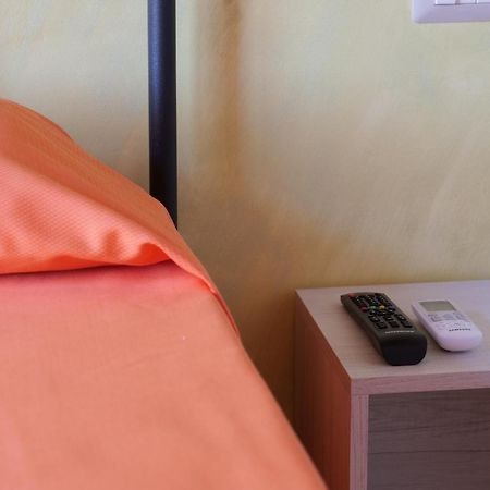 Case Vacanze La Quercia 卡梅罗塔的码头 外观 照片