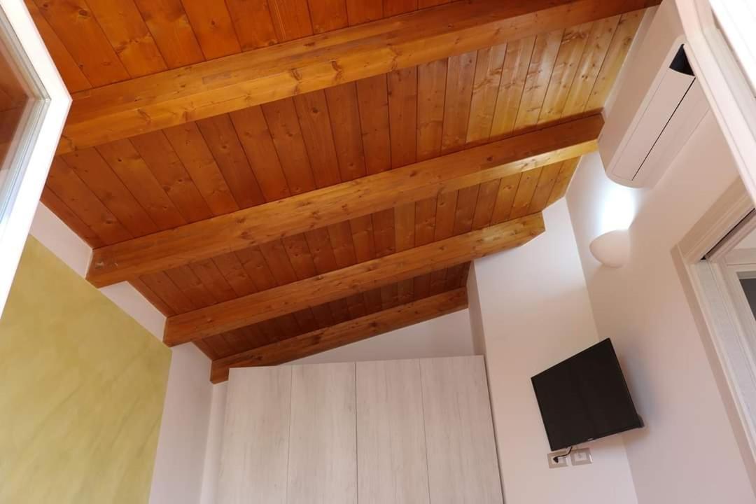 Case Vacanze La Quercia 卡梅罗塔的码头 外观 照片